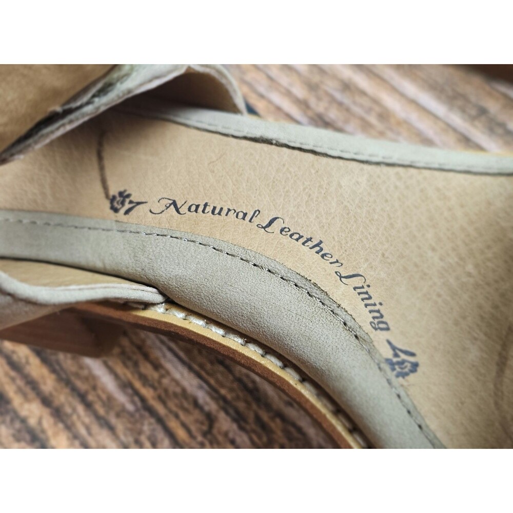 Sofft Nerissa Gray Taupe Sandal Womens 7.5 Low Block Heel Leather Buckle Comfort - Picture 7 of 11